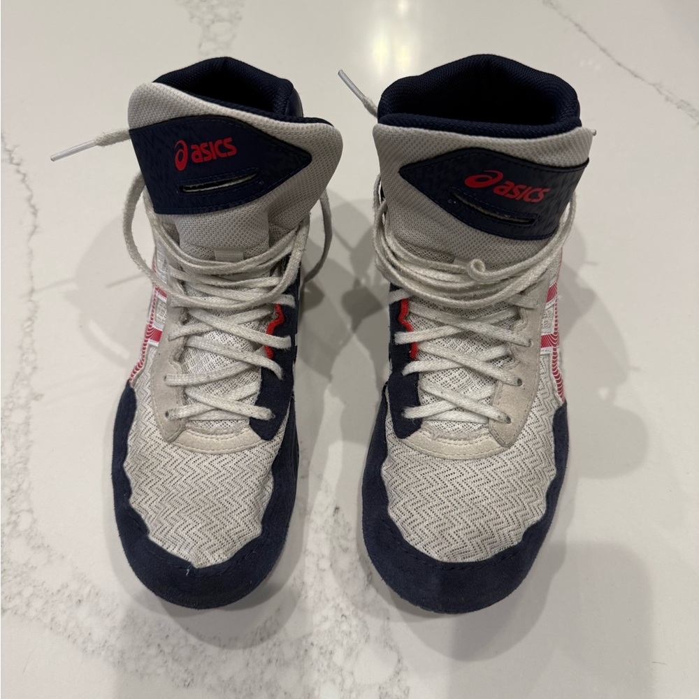 ASICS Matflex 7 wrestling shoes, size 7.5